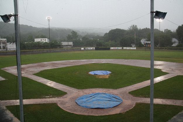 Coupe Baseball Canada :  il pleut, il pleut bergère...