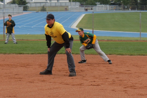 La collaboration des arbitres de Baseball Canada avec KidSport™ couronnée de succès
