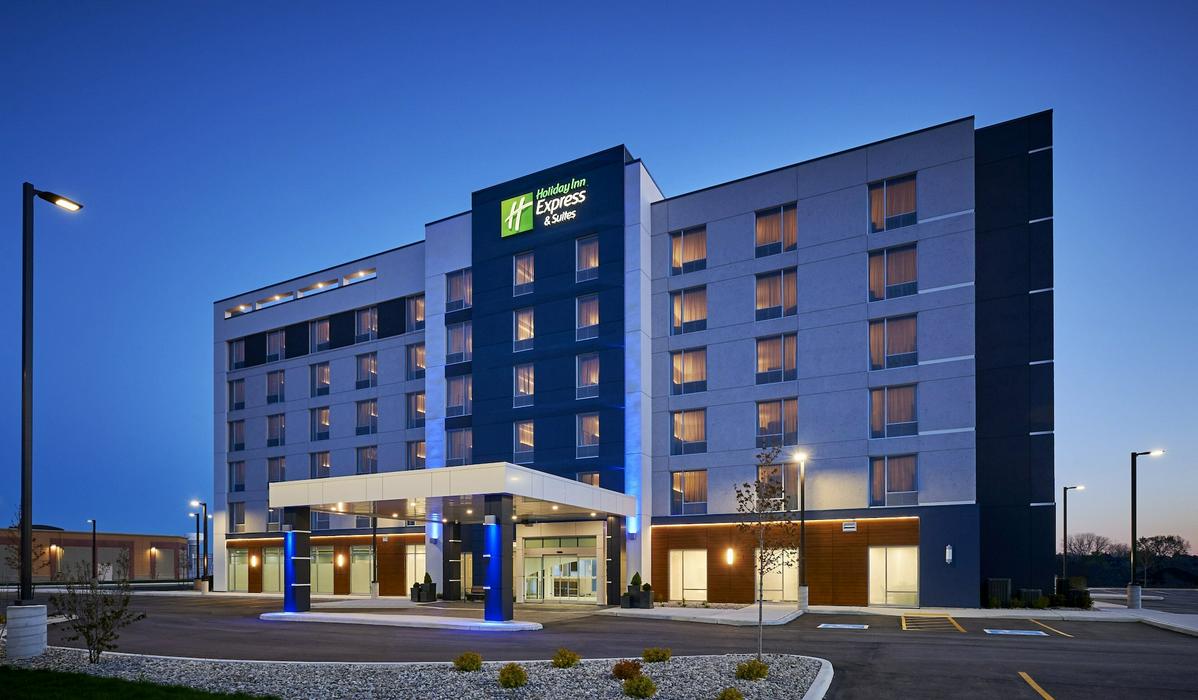 Holiday Inn Express and Suites - Lakeshore